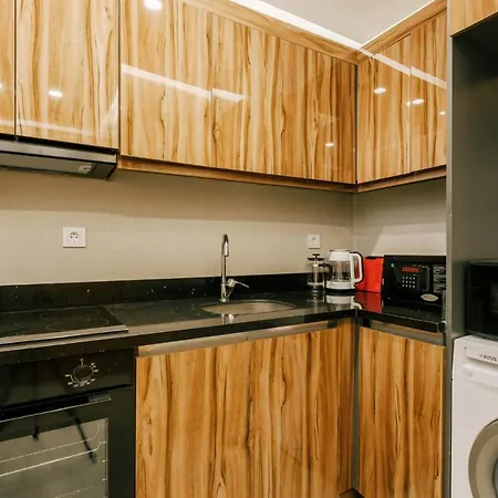 Flat W Jacuzzi 2 Min To Metro Near Marmara Park Istanbul