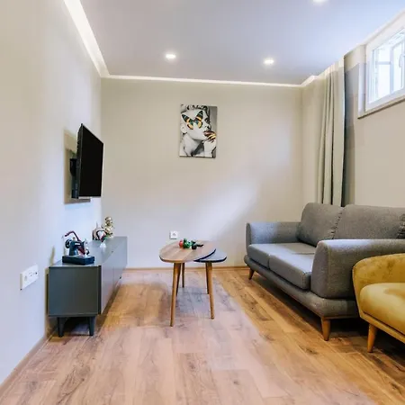 Apartment Flat W Jacuzzi 2 Min To Metro Near Marmara Park Istanbul