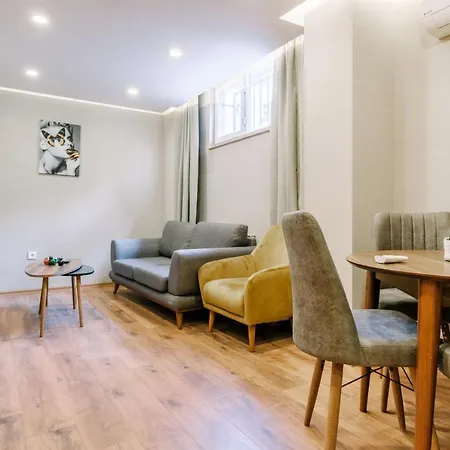 Apartment Flat W Jacuzzi 2 Min To Metro Near Marmara Park Istanbul