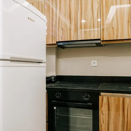 Flat W Jacuzzi 2 Min To Metro Near Marmara Park 이스탄불