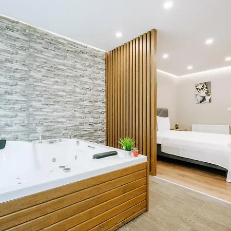 Flat W Jacuzzi 2 Min To Metro Near Marmara Park * 이스탄불